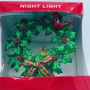 New Ganz Holiday Wreath Night Light With Cardinal & LED Flame Design
